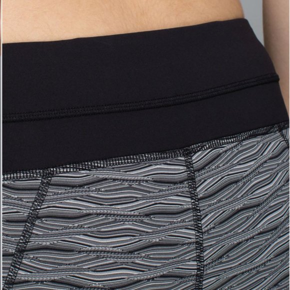 Lululemon Inspire Tight II Textured Wave Black Silver Spoon/Black 6 - Picture 9 of 16